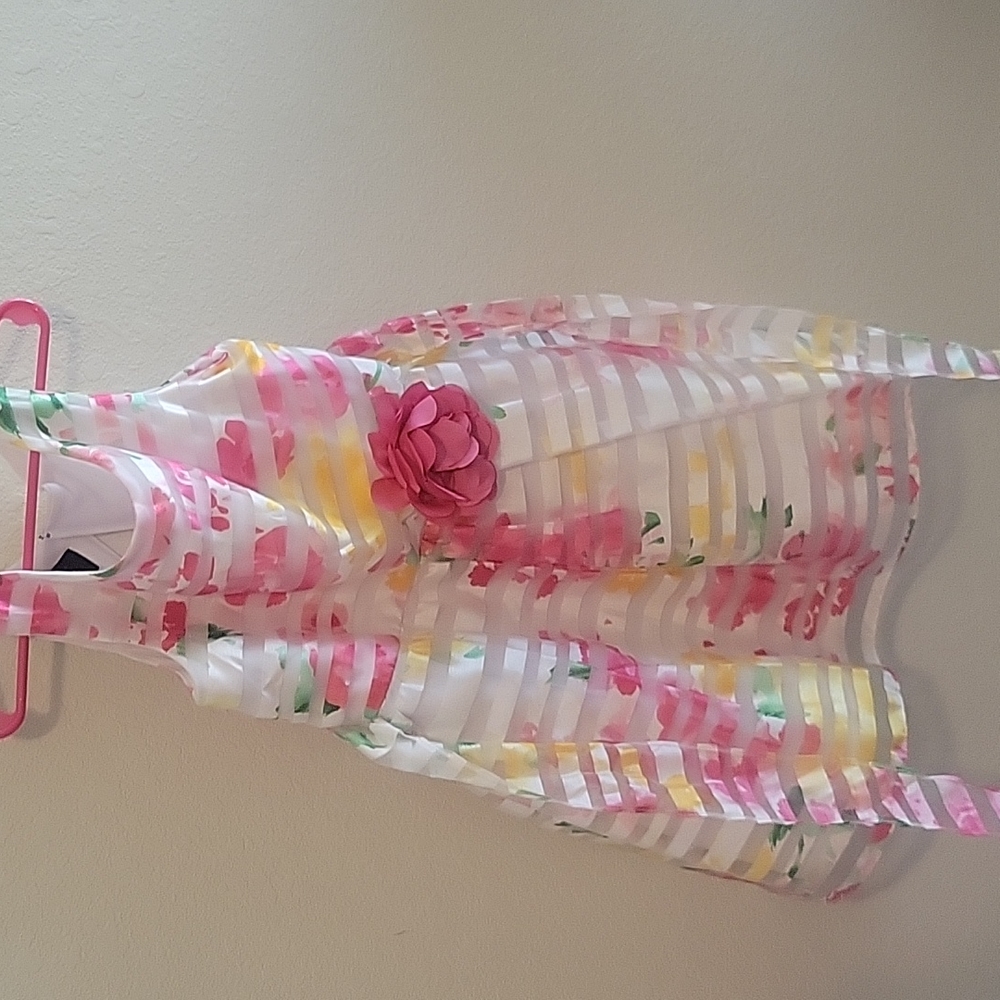 Floral girl's dress, brand new, size 8, NWT